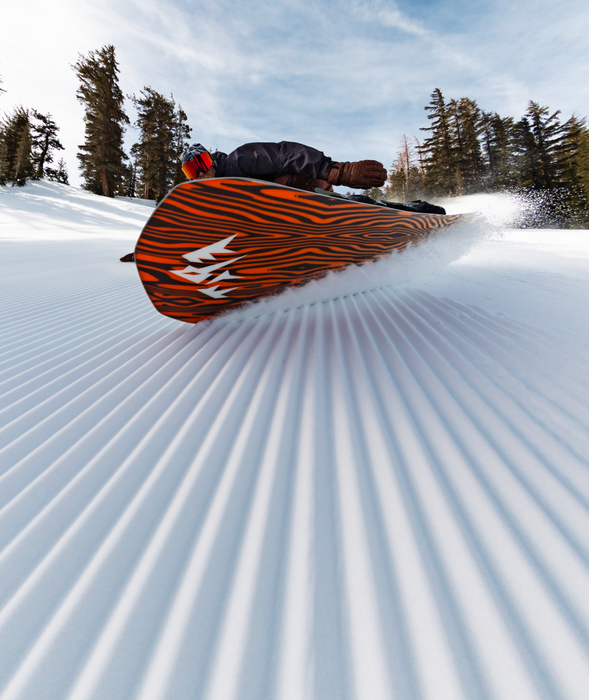 Jones Freecarver 6000s Snowboard 2026 — Winteriscalling.com Jones Freecarver 6000s Snowboard 2026 — Winteriscalling.com