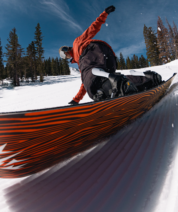 Jones Freecarver 6000s Snowboard 2026 — Winteriscalling.com Jones Freecarver 6000s Snowboard 2026 — Winteriscalling.com